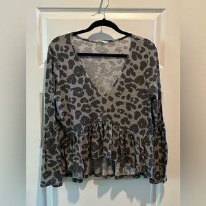 Altar’d State Top, Size Medium, Animal Print, Grey
